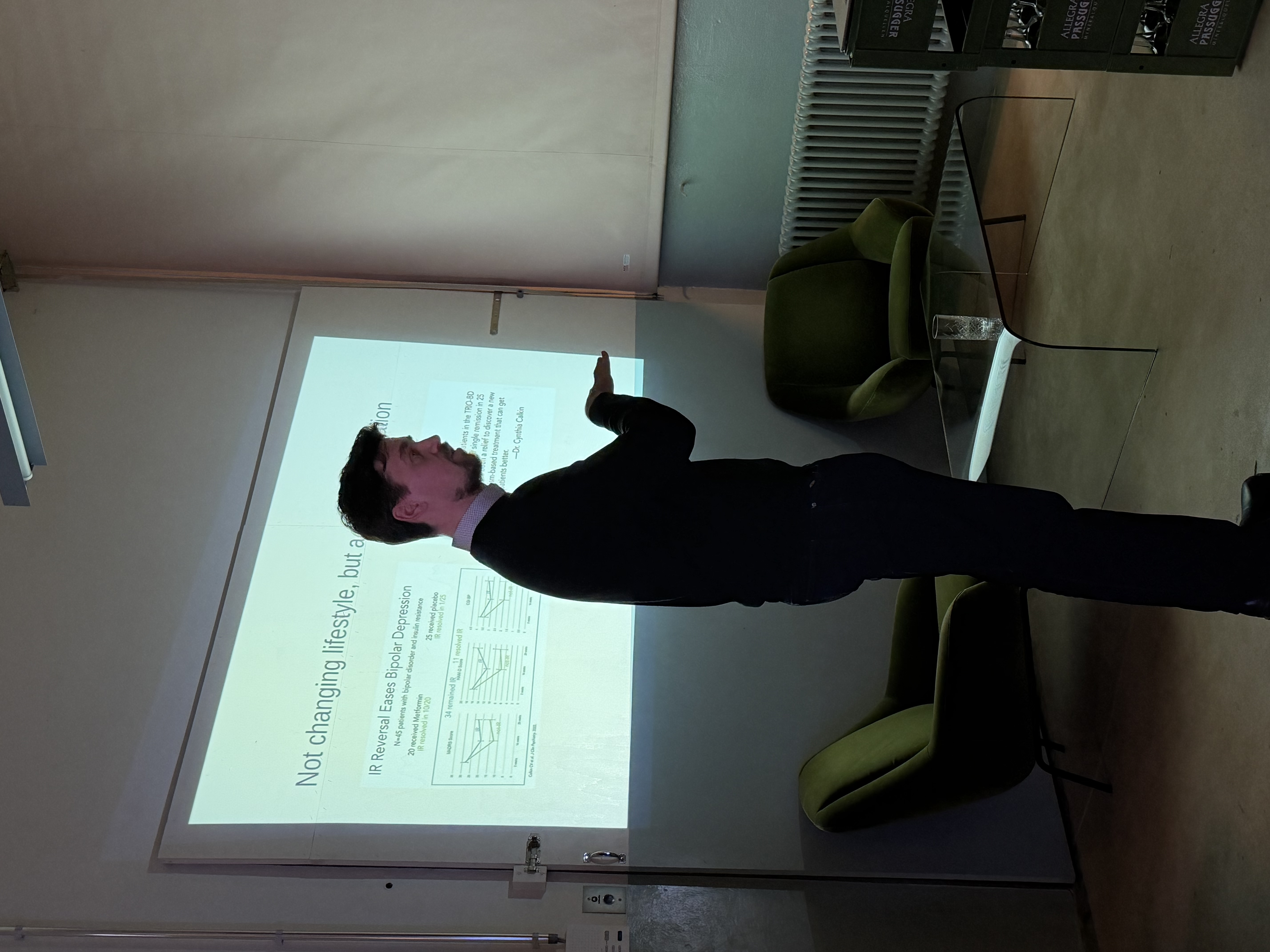 Dr. Maximilian Haas presenting on ketogenic diet and brain health at Nourish Your Mind #2